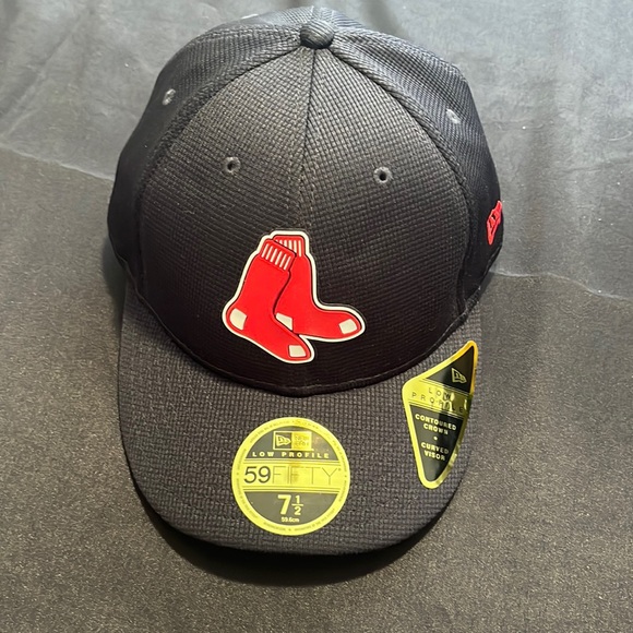 NWT Boston Red Sox’s Men’s fitted hat - Picture 1 of 4